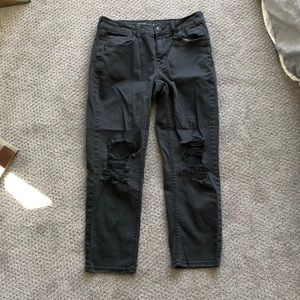 American eagle black tomgirl ripped jeans
